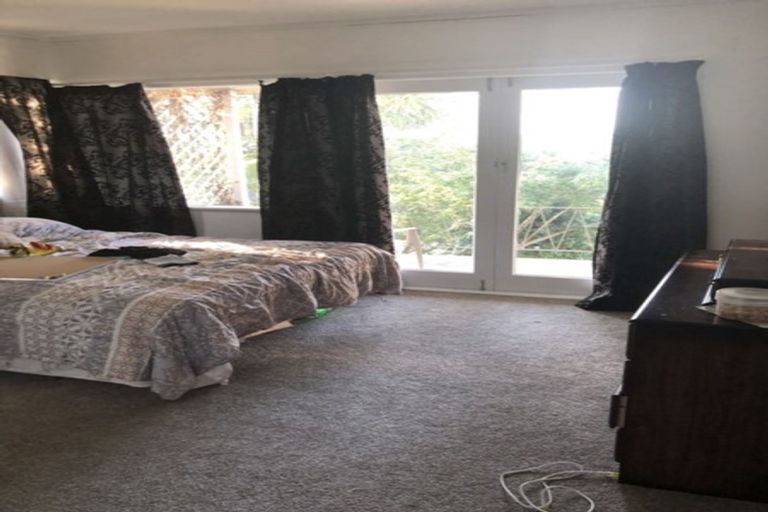 Photo of property in 8 Cheryl Place, Hillcrest, Auckland, 0627