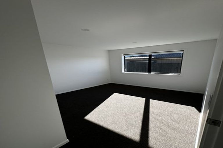 Photo of property in 16 Arohaina Avenue, Karaka, 2124