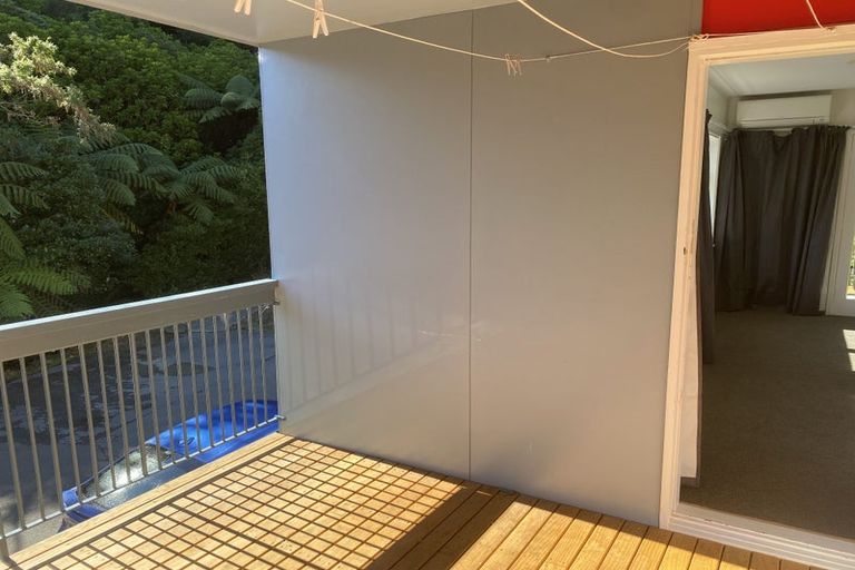 Photo of property in 2/8 Kaitawa Road, York Bay, Lower Hutt, 5013