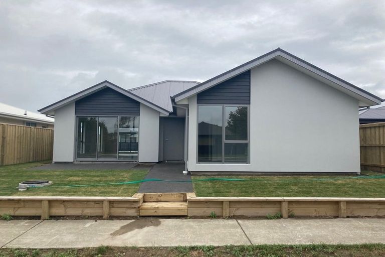 Photo of property in 12 Edlin Lane, Pegasus, 7612