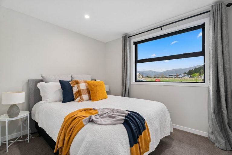 Photo of property in 6 Booth Drive, Cromwell, 9310