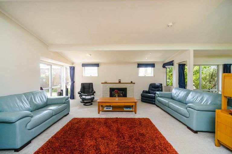 Photo of property in 6 Dunk Place, Milson, Palmerston North, 4414