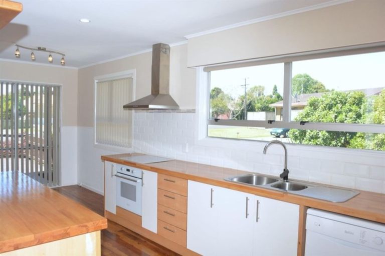 Photo of property in 52a Youngs Road, Papakura, 2110