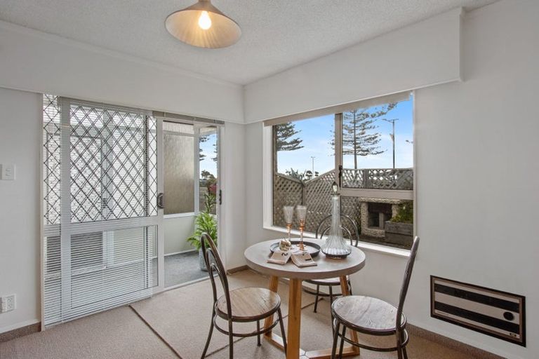Photo of property in 477 Marine Parade, Napier South, Napier, 4110
