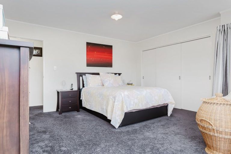 Photo of property in 1 Tamarisk Drive, Riversdale Beach, Masterton, 5872