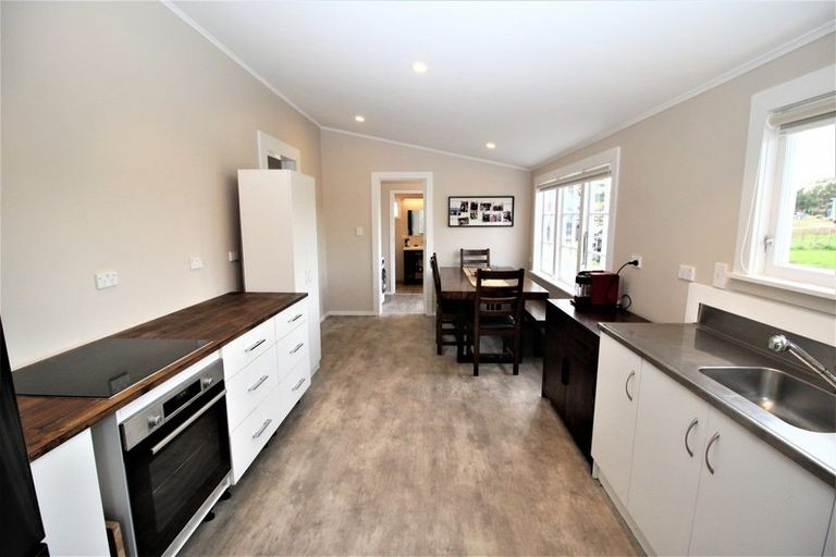 Photo of property in 38 Gladstone Street, Woodville, 4920