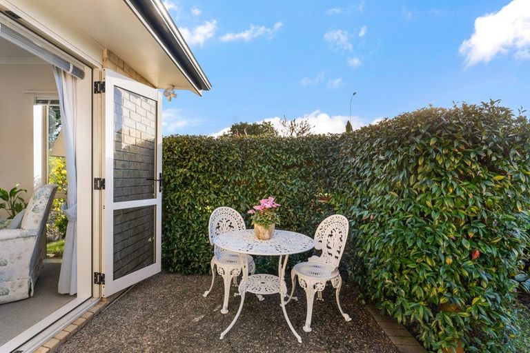 Photo of property in 1 Zara Court, Flat Bush, Auckland, 2016