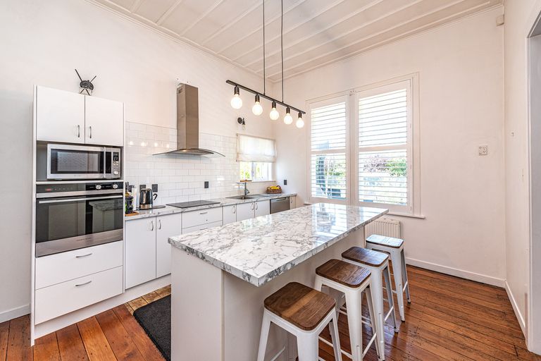 Photo of property in 24 Brassey Road, Saint Johns Hill, Whanganui, 4500