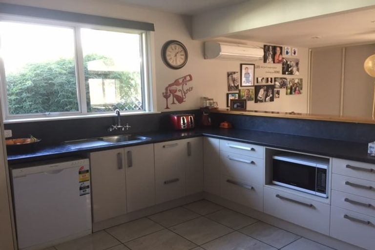 Photo of property in 282 Keyes Road, New Brighton, Christchurch, 8083