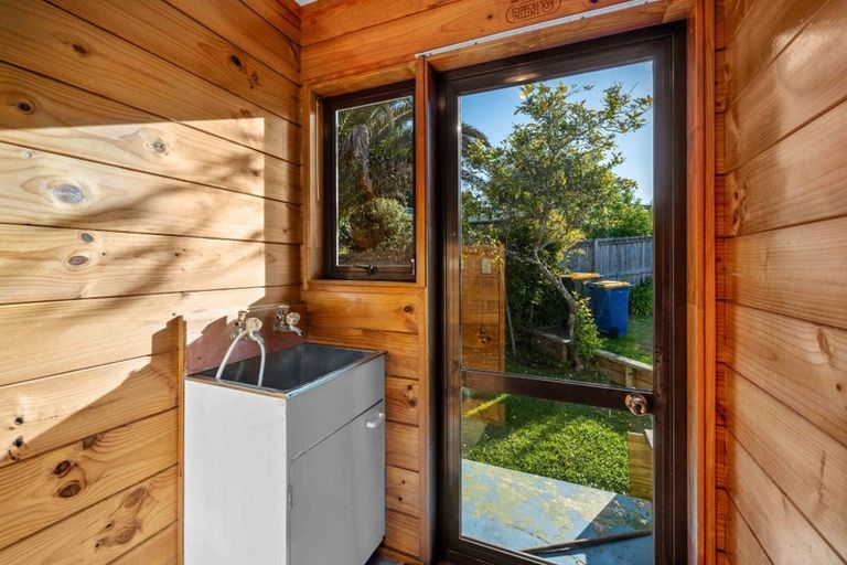 Photo of property in 1/29 Beaubank Road, Kelston, Auckland, 0602