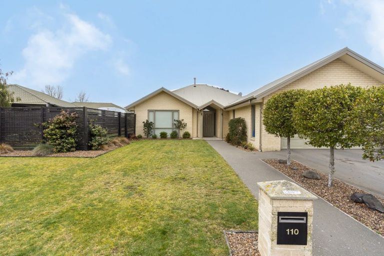 Photo of property in 110 Royal Park Drive, Parklands, Christchurch, 8083