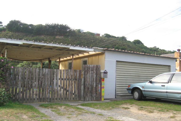 Photo of property in 68 Happy Valley Road, Owhiro Bay, Wellington, 6023