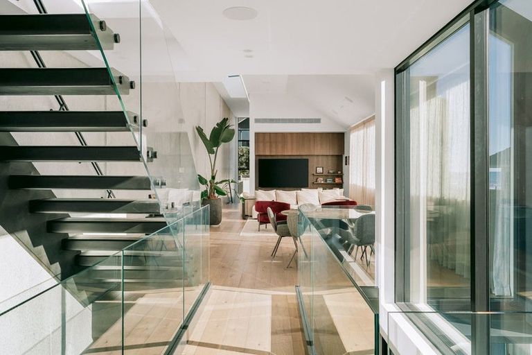 Photo of property in 124 Marine Parade, Mount Maunganui, 3116