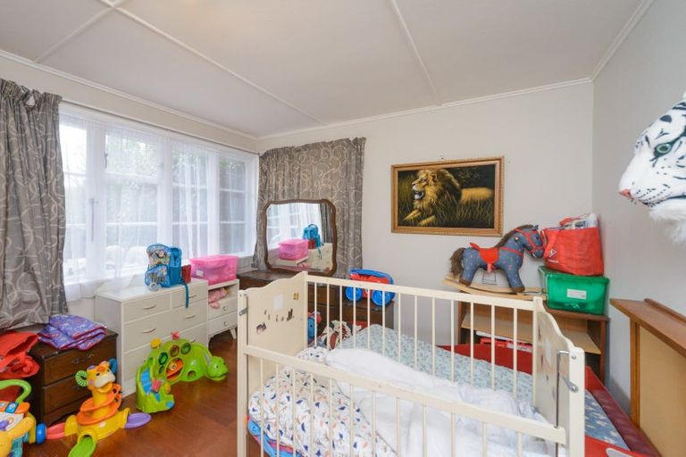 Photo of property in 33 Andrew Avenue, Roslyn, Palmerston North, 4414