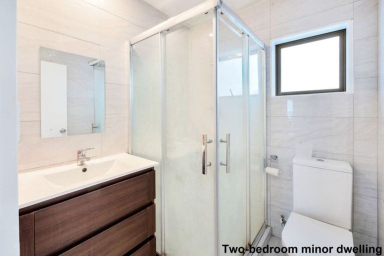 Photo of property in 92 Waimumu Road, Massey, Auckland, 0614