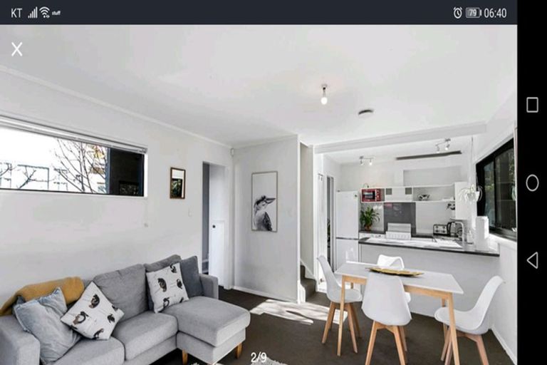 Photo of property in 4/163 Queens Drive, Lyall Bay, Wellington, 6022