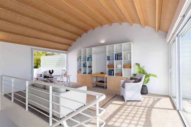 Photo of property in 135 Main Road, Redcliffs, Christchurch, 8081