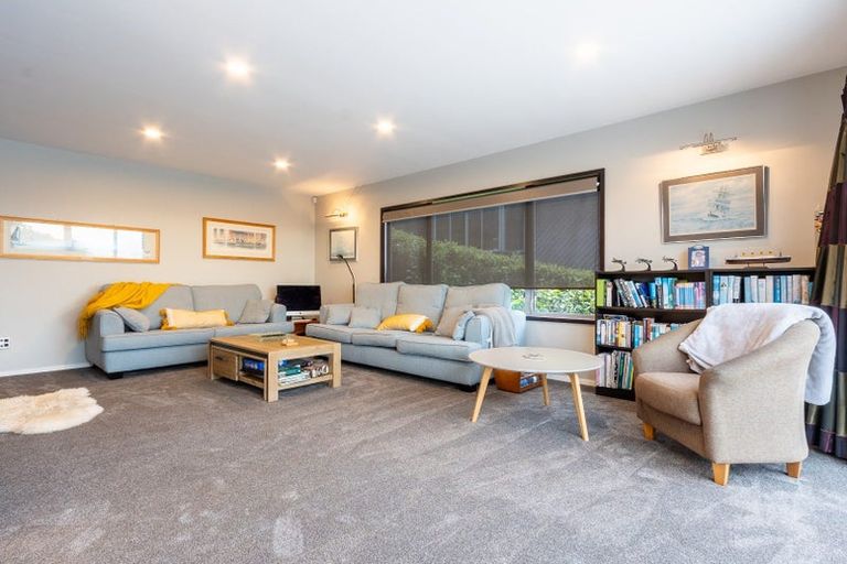 Photo of property in 48 Kotare Street, Waikanae, 5036