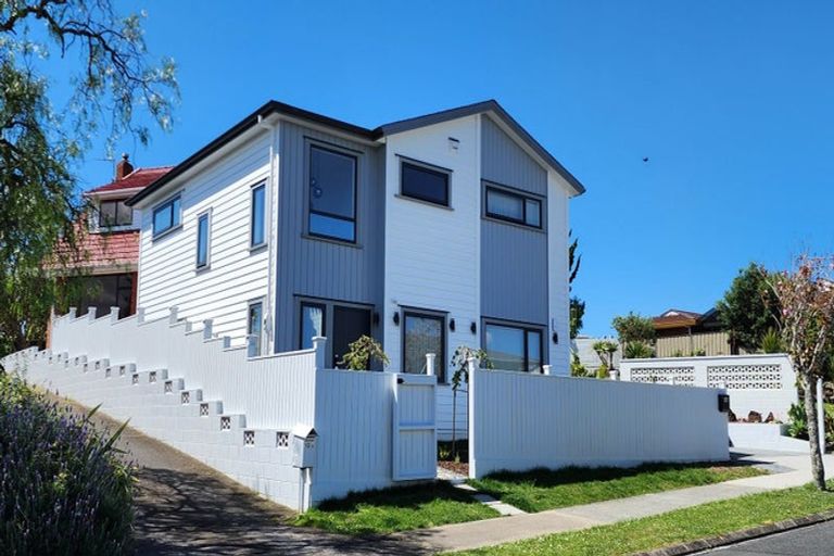 Photo of property in 10 Miramar Place, Pakuranga, Auckland, 2010