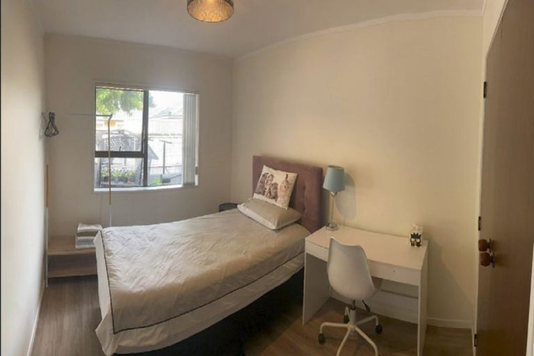 Photo of property in 2/168 Prince Regent Drive, Farm Cove, Auckland, 2012