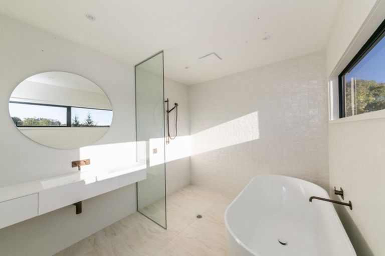 Photo of property in 158 Poraiti Road, Poraiti, Napier, 4182