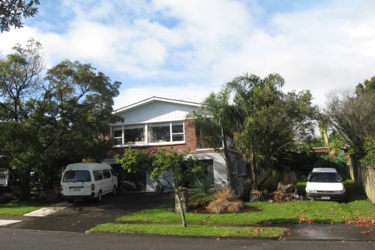 Photo of property in 28 Archmillen Avenue, Pakuranga Heights, Auckland, 2010