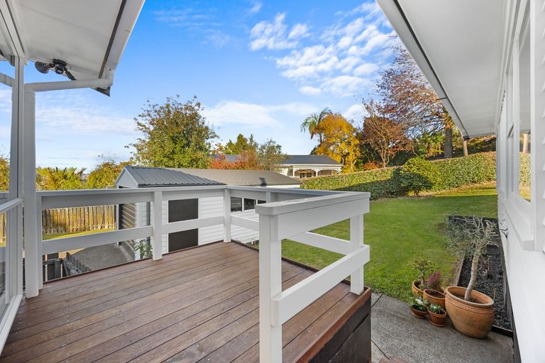 Photo of property in 1/23 Okareka Place, Pakuranga Heights, Auckland, 2010
