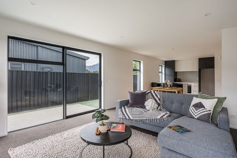 Photo of property in 14 Burdon Loop, Lake Hawea, 9382