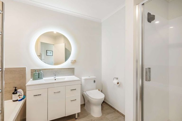 Photo of property in 9 Katipo Road, Takanini, 2112