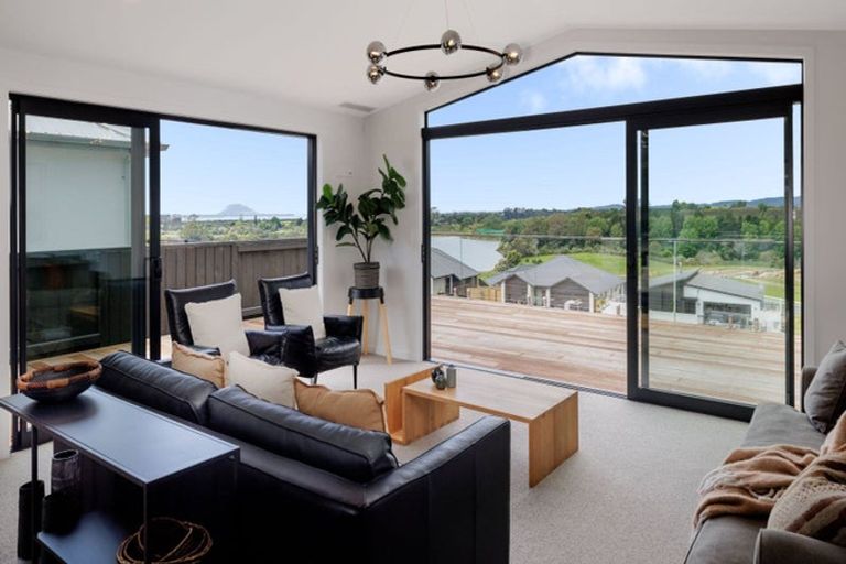 Photo of property in 9 Kahawai Place, Omokoroa, 3114