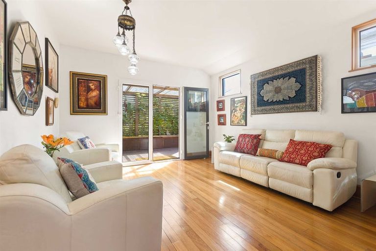 Photo of property in 158 North Avon Road, Richmond, Christchurch, 8013