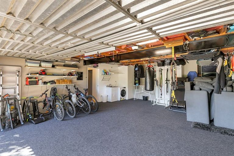 Photo of property in 5 Solway Place, Papakowhai, Porirua, 5024