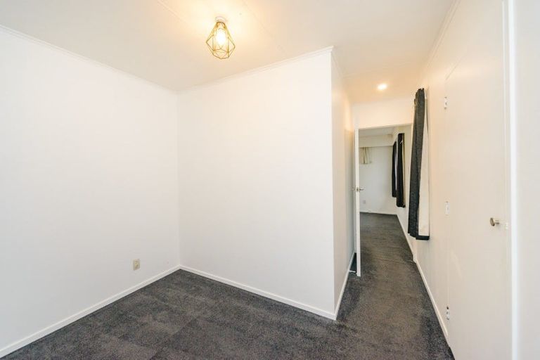 Photo of property in 28 Rhodes Drive, Kelvin Grove, Palmerston North, 4414