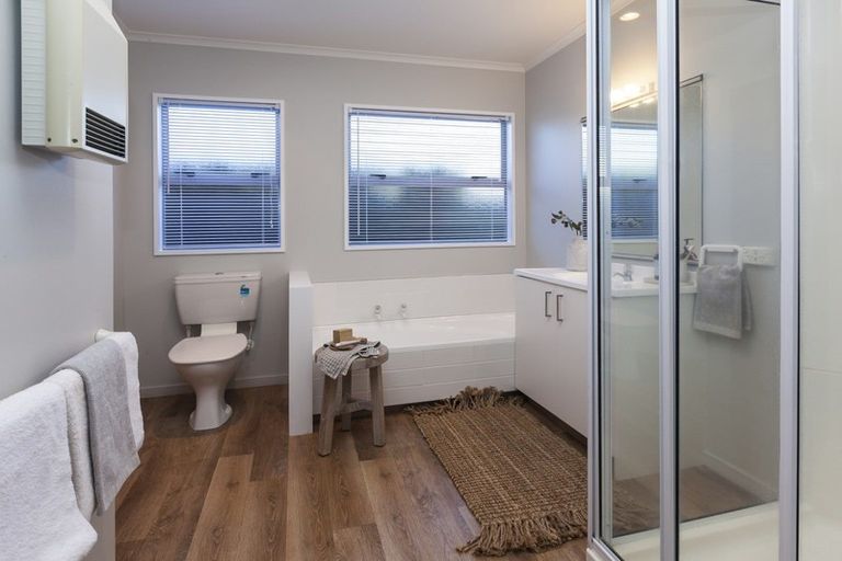 Photo of property in 39 Laing Crescent, Heathcote Valley, Christchurch, 8022