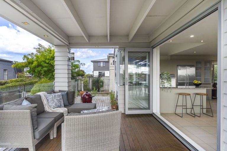 Photo of property in 1/164 Aberdeen Road, Campbells Bay, Auckland, 0620