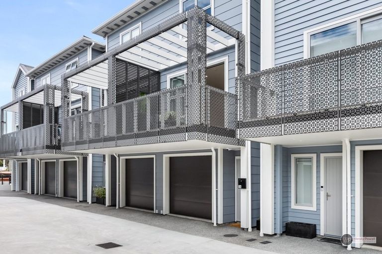 Photo of property in 5a Park Street, Thorndon, Wellington, 6011