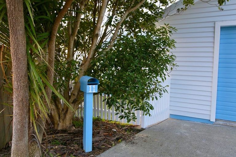 Photo of property in 11 Lancewood Grove, Ranui, Porirua, 5024