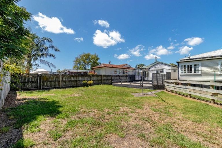 Photo of property in 1 Mary Keane Lane, Parakai, 0830