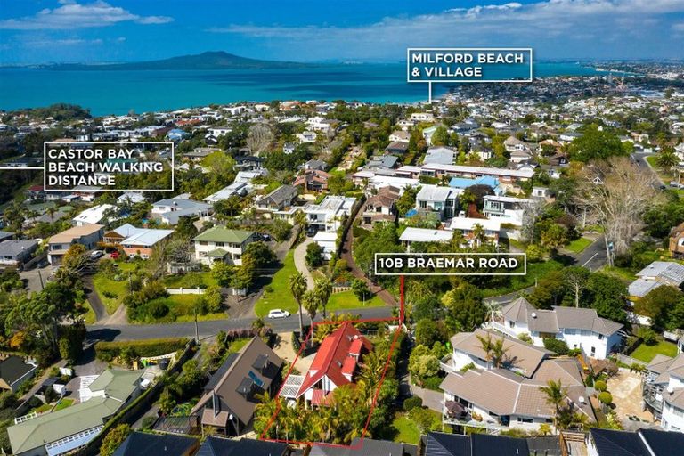 Photo of property in 2/10 Braemar Road, Castor Bay, Auckland, 0620