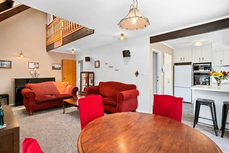 Photo of property in 1/268 Main Road, Tawa, Wellington, 5028