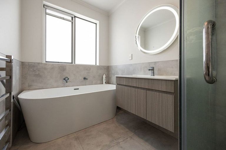 Photo of property in 30 Ruru Street, Cambridge, 3434