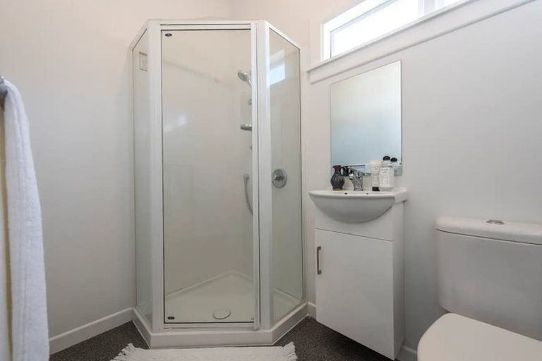 Photo of property in 296 Karori Road, Karori, Wellington, 6012