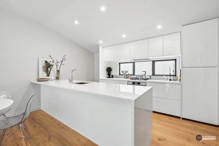 Photo of property in 5a Park Street, Thorndon, Wellington, 6011