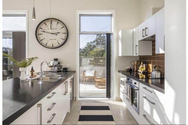 Photo of property in 3 Shalimar Crescent, Khandallah, Wellington, 6035