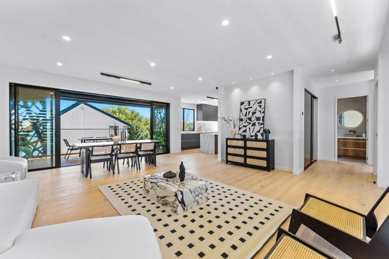 Photo of property in 7a Crete Avenue, Milford, Auckland, 0620