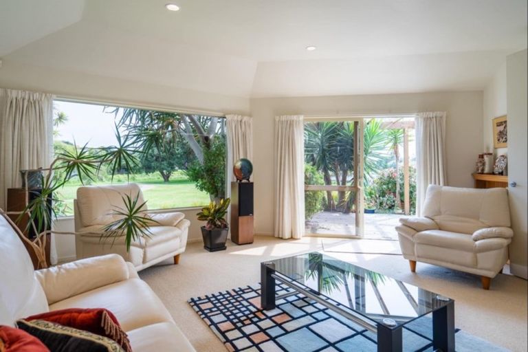 Photo of property in 17 Barrett Drive, Waikanae Beach, Waikanae, 5036