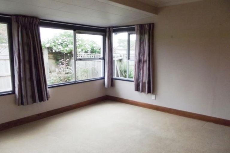 Photo of property in 19 Donnelly Street, Oakura, 4314