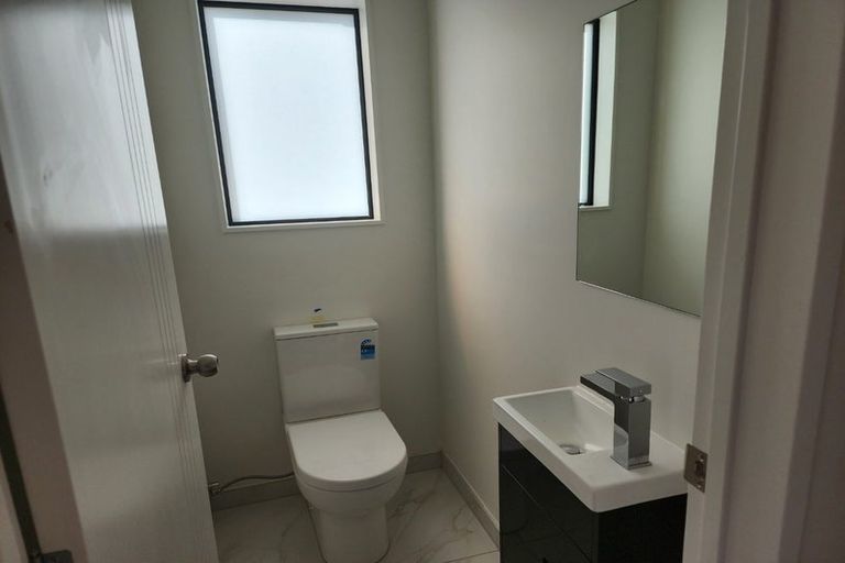 Photo of property in 2/43 Ranui Avenue, Ranui, Auckland, 0612