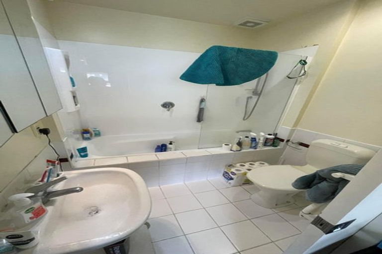 Photo of property in Sirocco Apartments, 811/8 Church Street, Wellington Central, Wellington, 6011