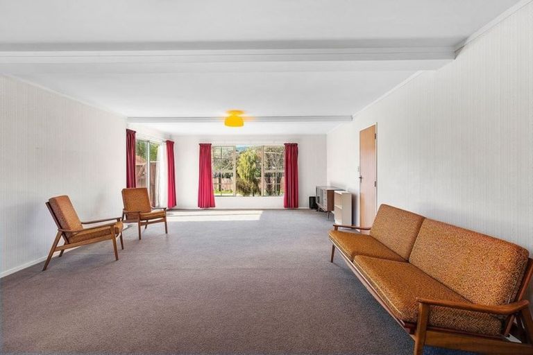 Photo of property in 9 Mckeefry Grove, Tawa, Wellington, 5028